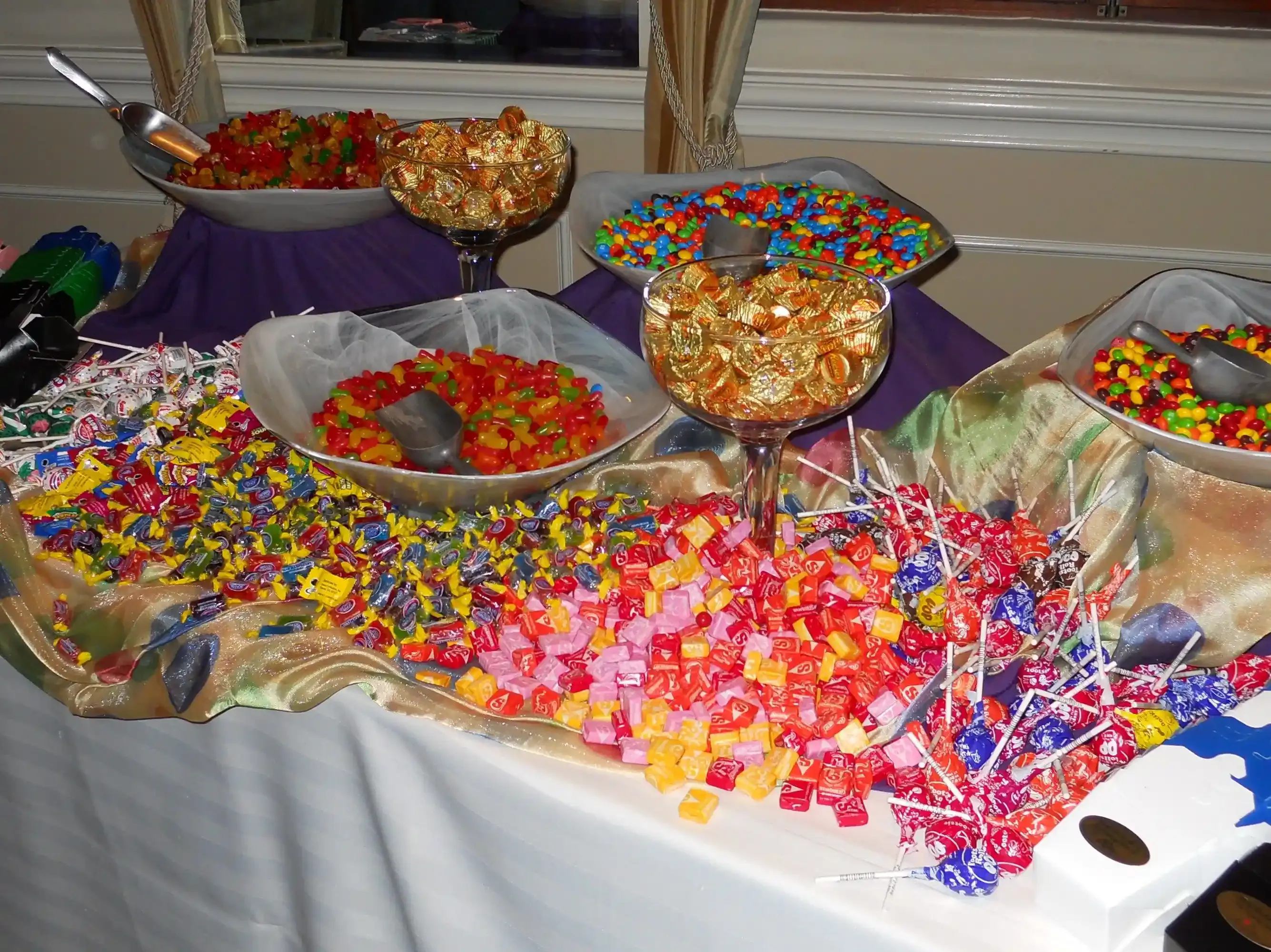 BudgetFriendly Candy Bar Display Ideas That Impress