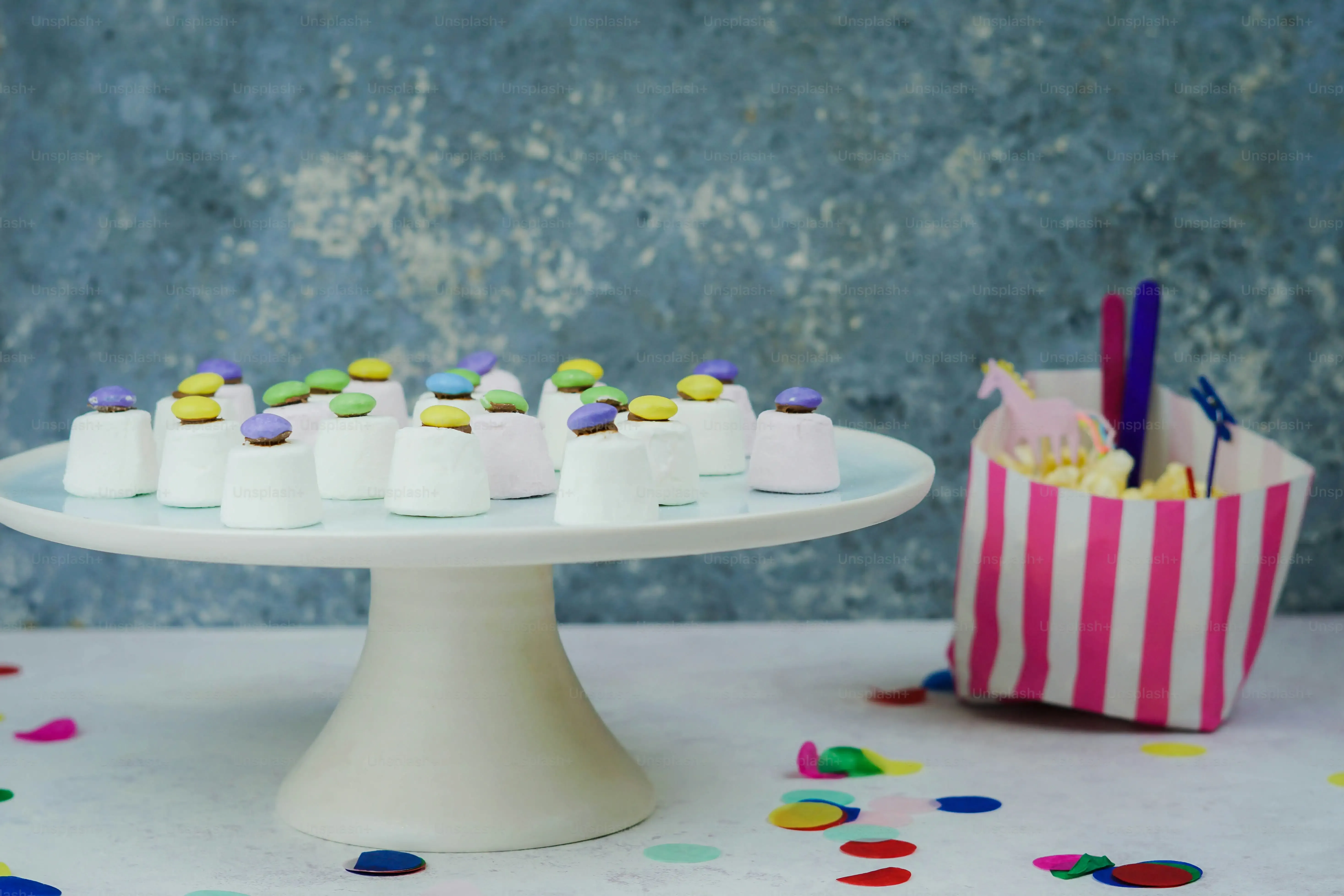 Stunning candy table ideas for 21st birthday celebration