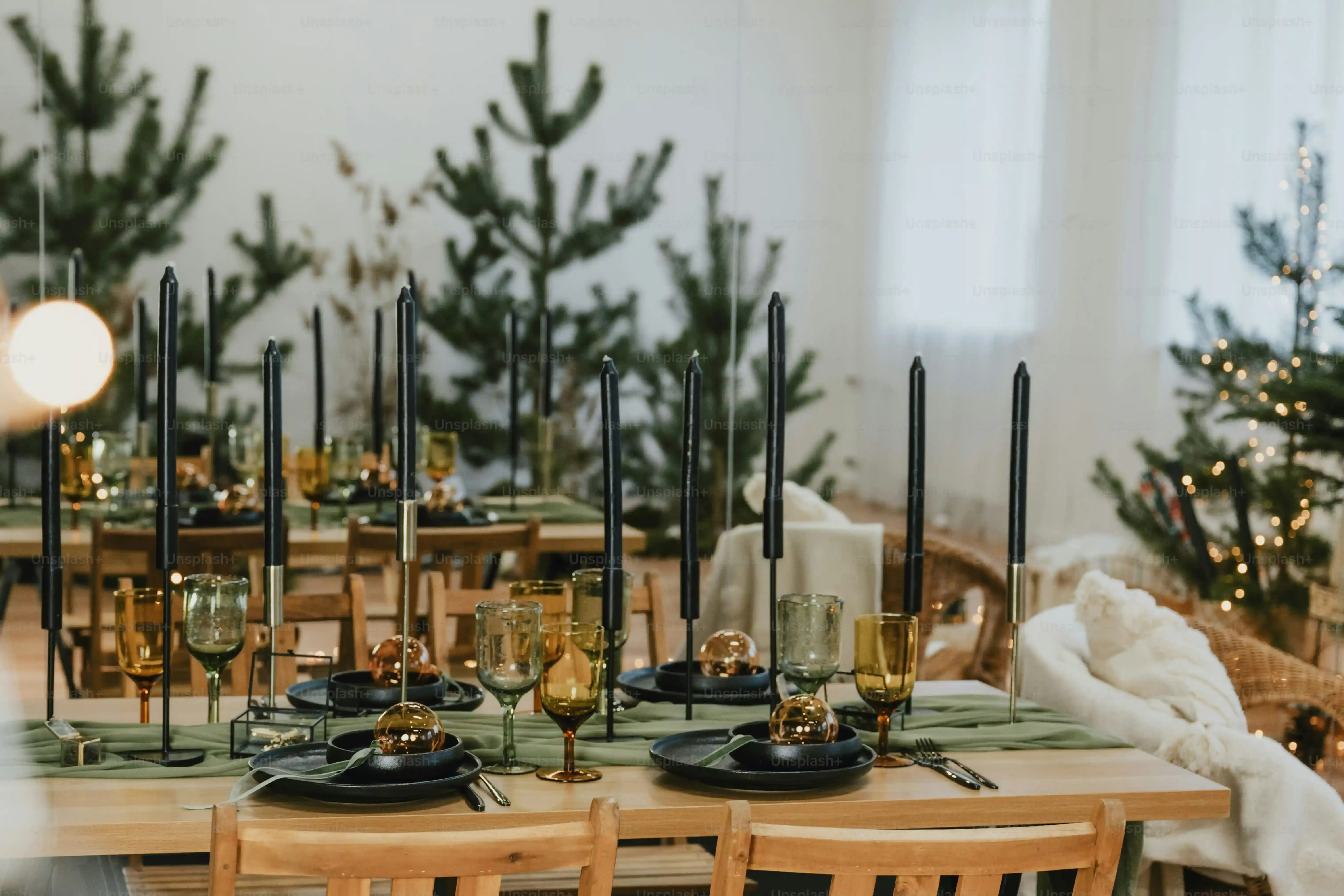 Elegant & Easy Christmas Buffet Centerpiece Ideas