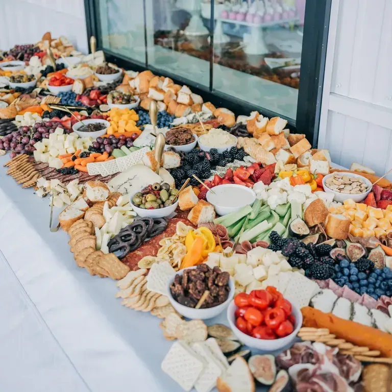 Elegant Wedding Buffet Ideas: Absolutely Stunning