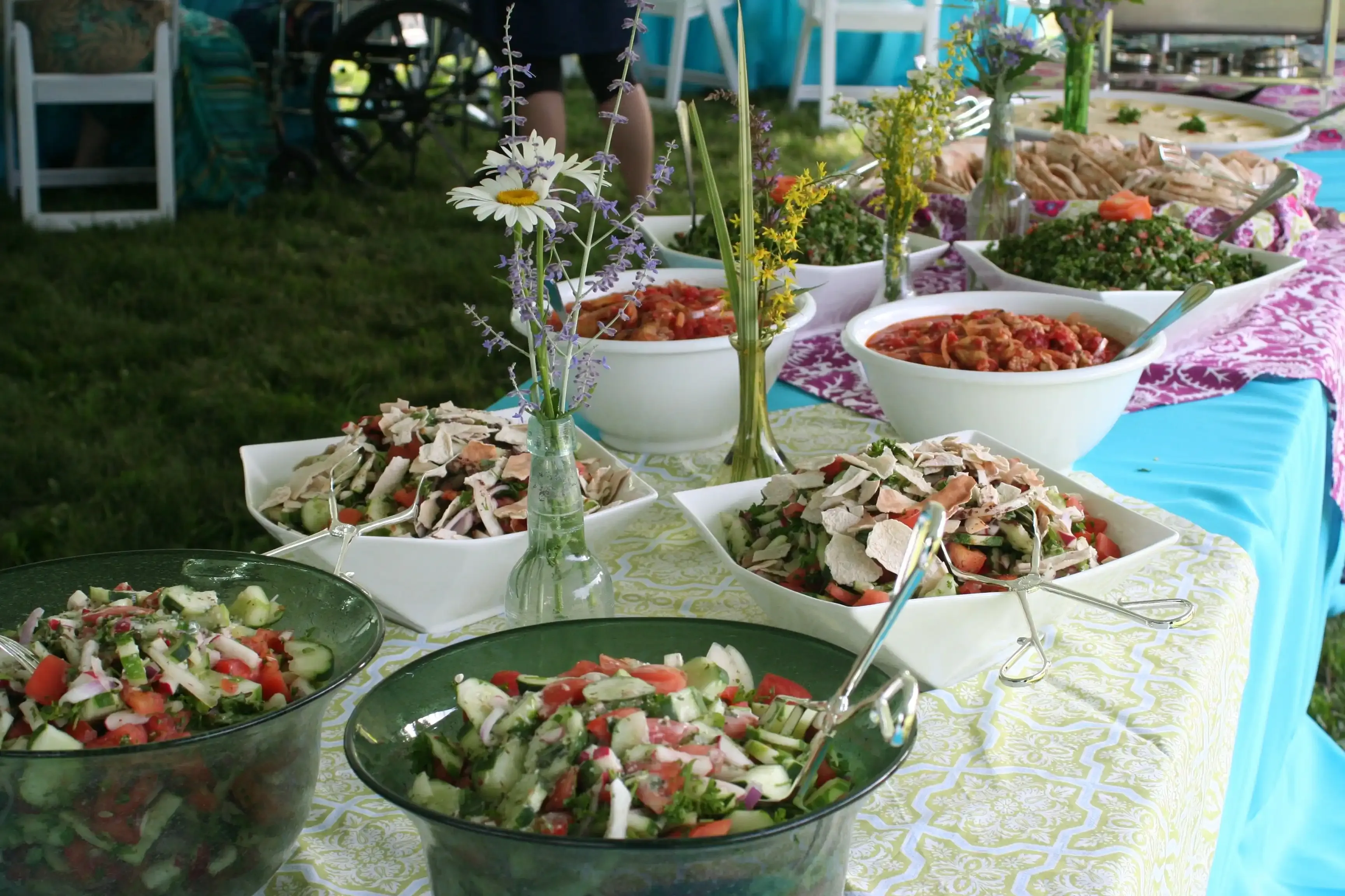 FAQs and Practical Tips for Your Outdoor Wedding Buffet