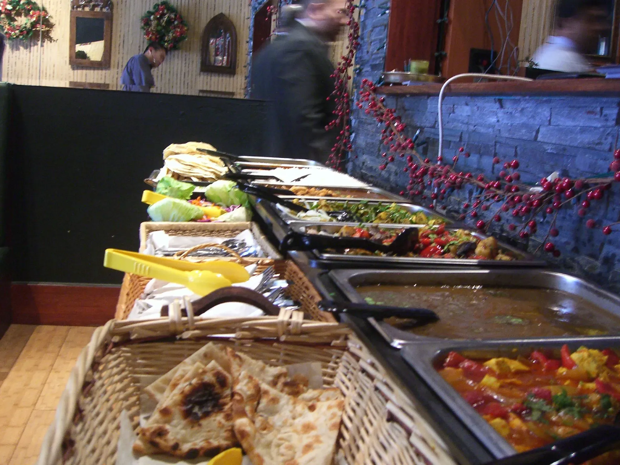 Secrets to Conquering the Indian Lunch Buffet Spread