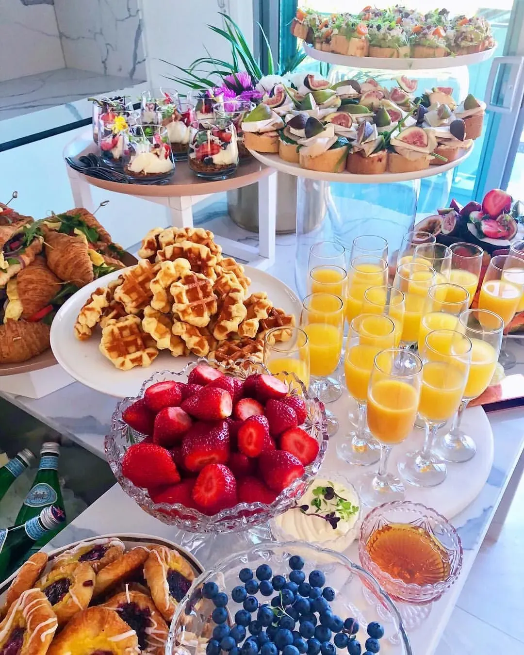 Setting the Scene: Presentation and Logistics for Your Breakfast Buffet at Home