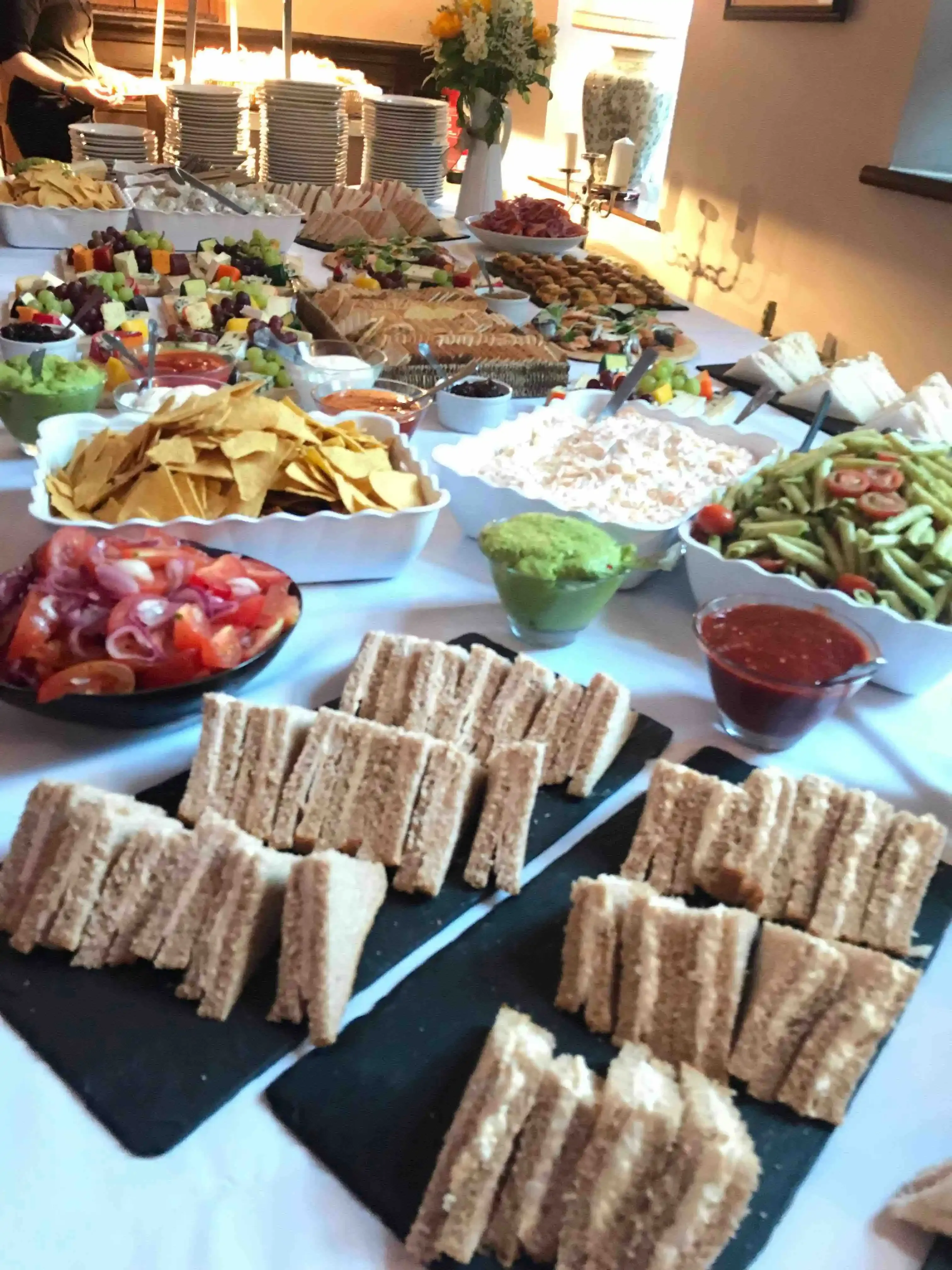 Essential small wedding buffet ideas for 2025
