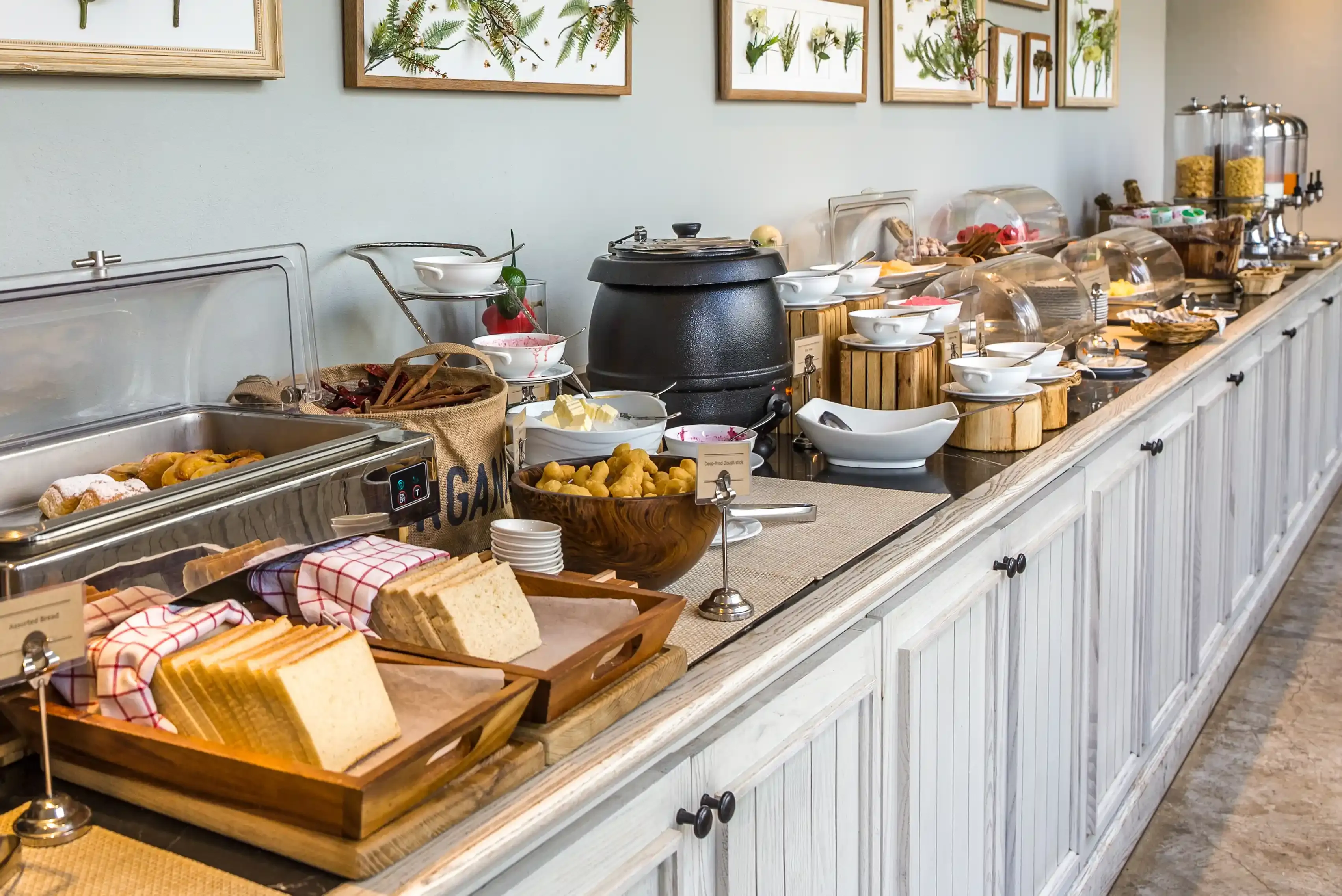 Sweet & Savory: Essential Hotel Buffet Breakfast Ideas
