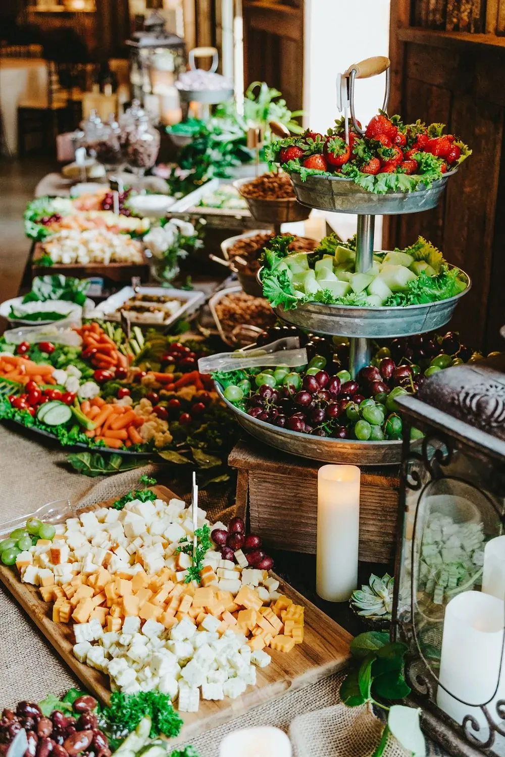 10 Stunning wedding buffet table food display ideas